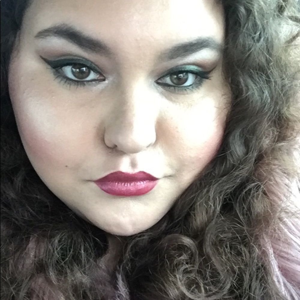 Meet your Posher, Liz